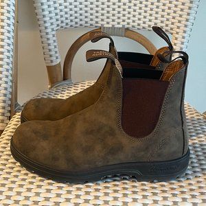 Blundstone Chelsea Boots - Rustic Brown Size 8 US Women (5 AU/UK*)